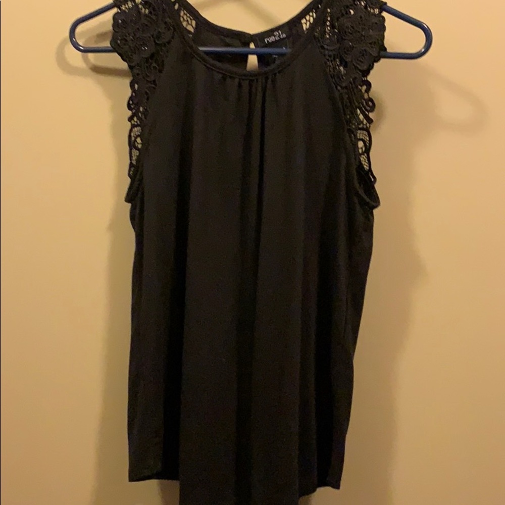 Black lace sleeve tank top